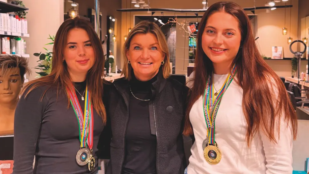 Stolt «frisørmor» til verdens beste frisører