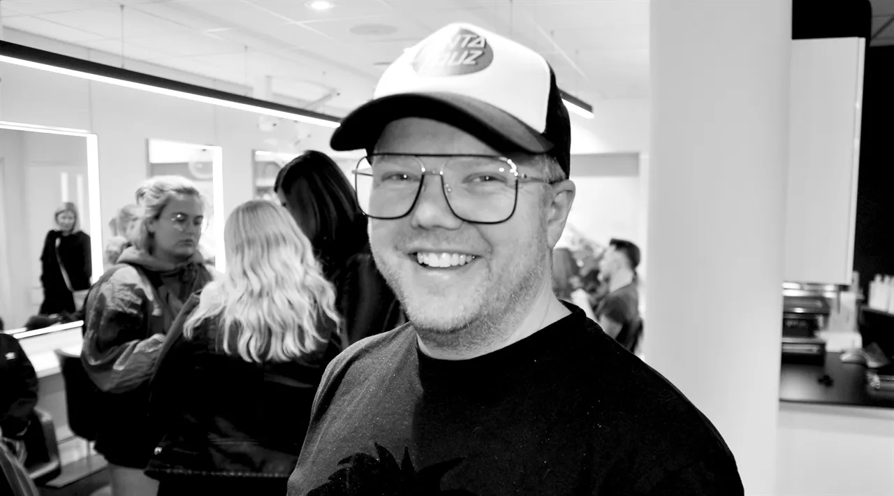 ÅPEN STOL - en ny, uformell møteplass for frisører